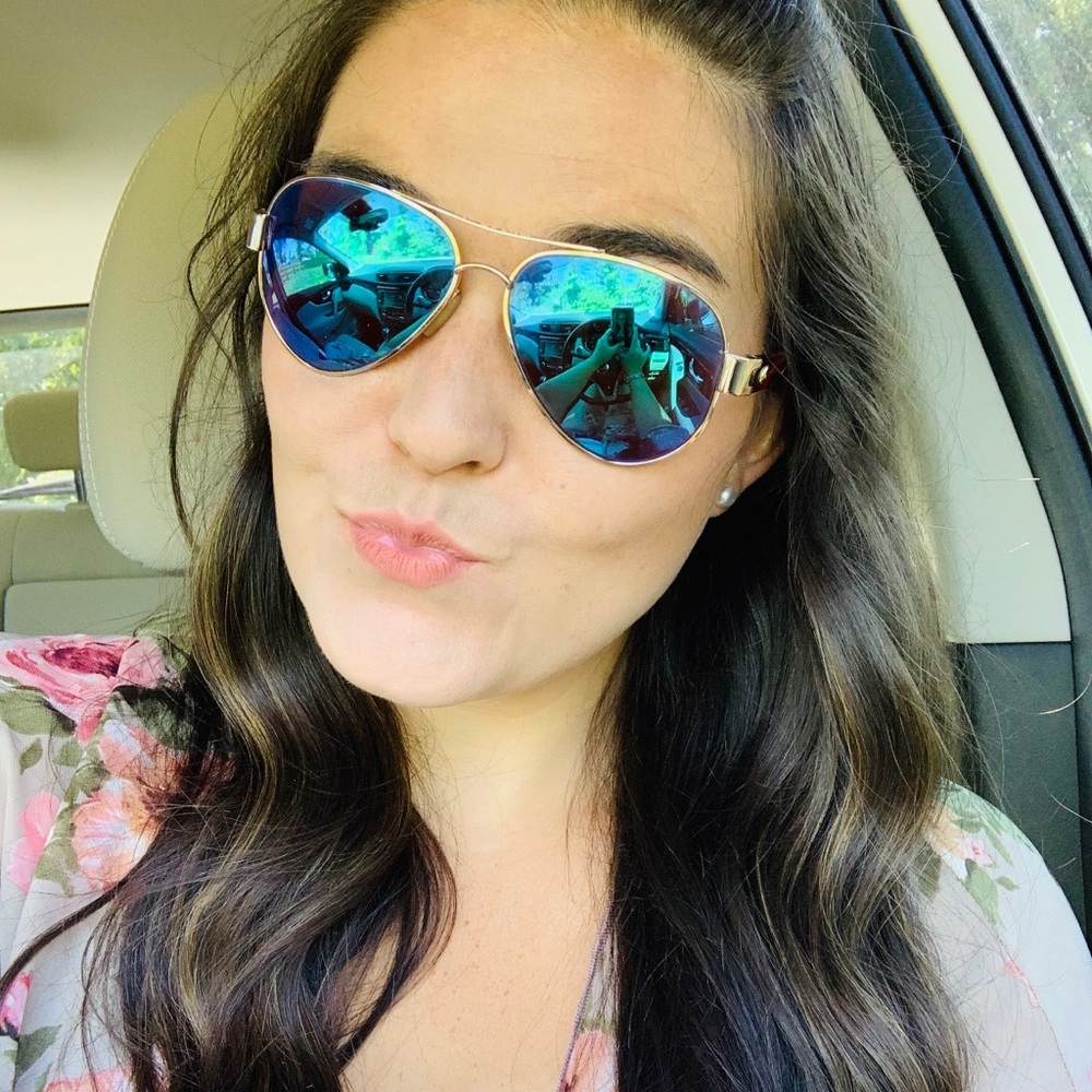 Meet your Posher, Jessica